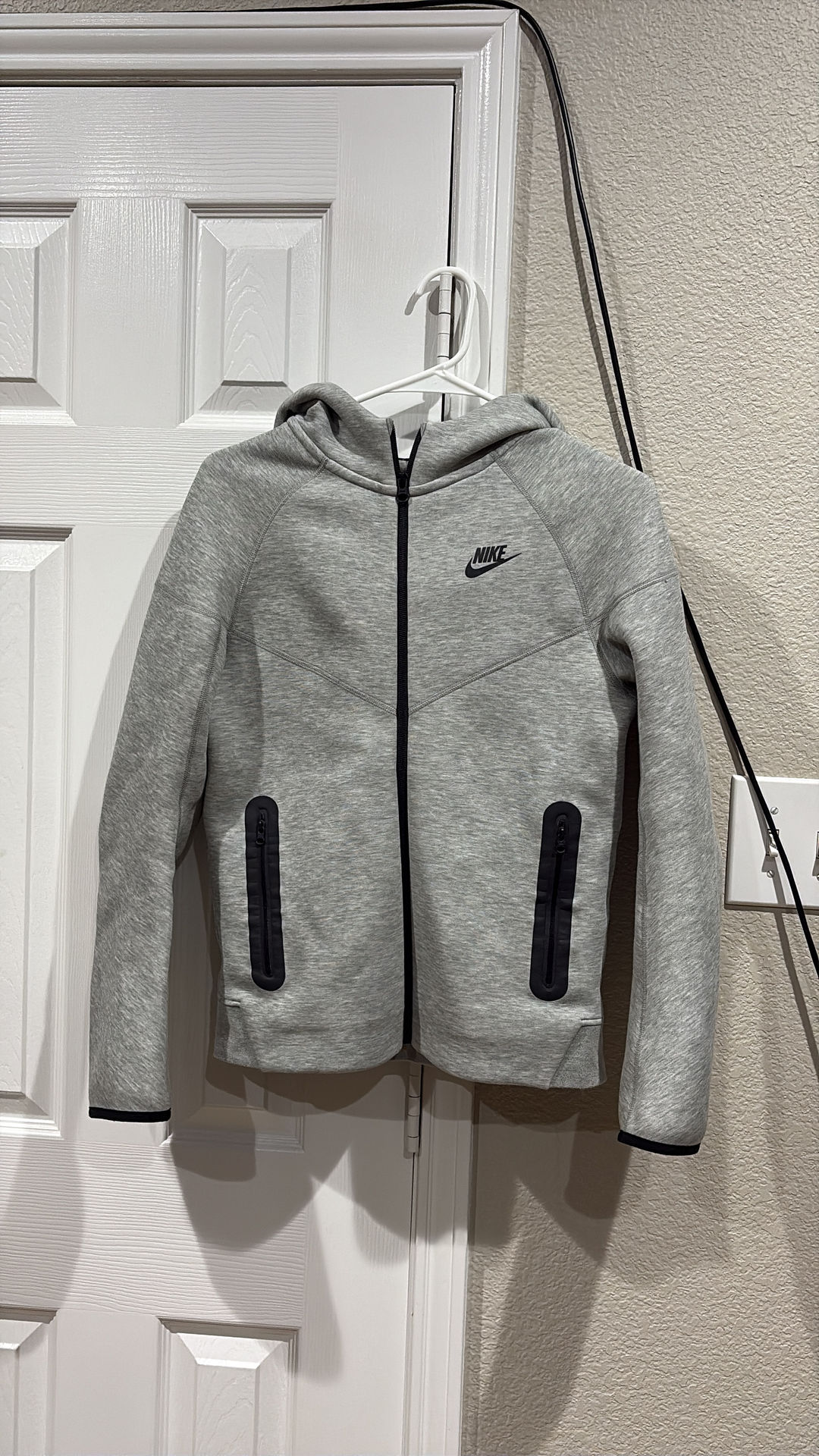 Nike Sportswear Tech Fleece Full-Zip Hoodie size youth-Large