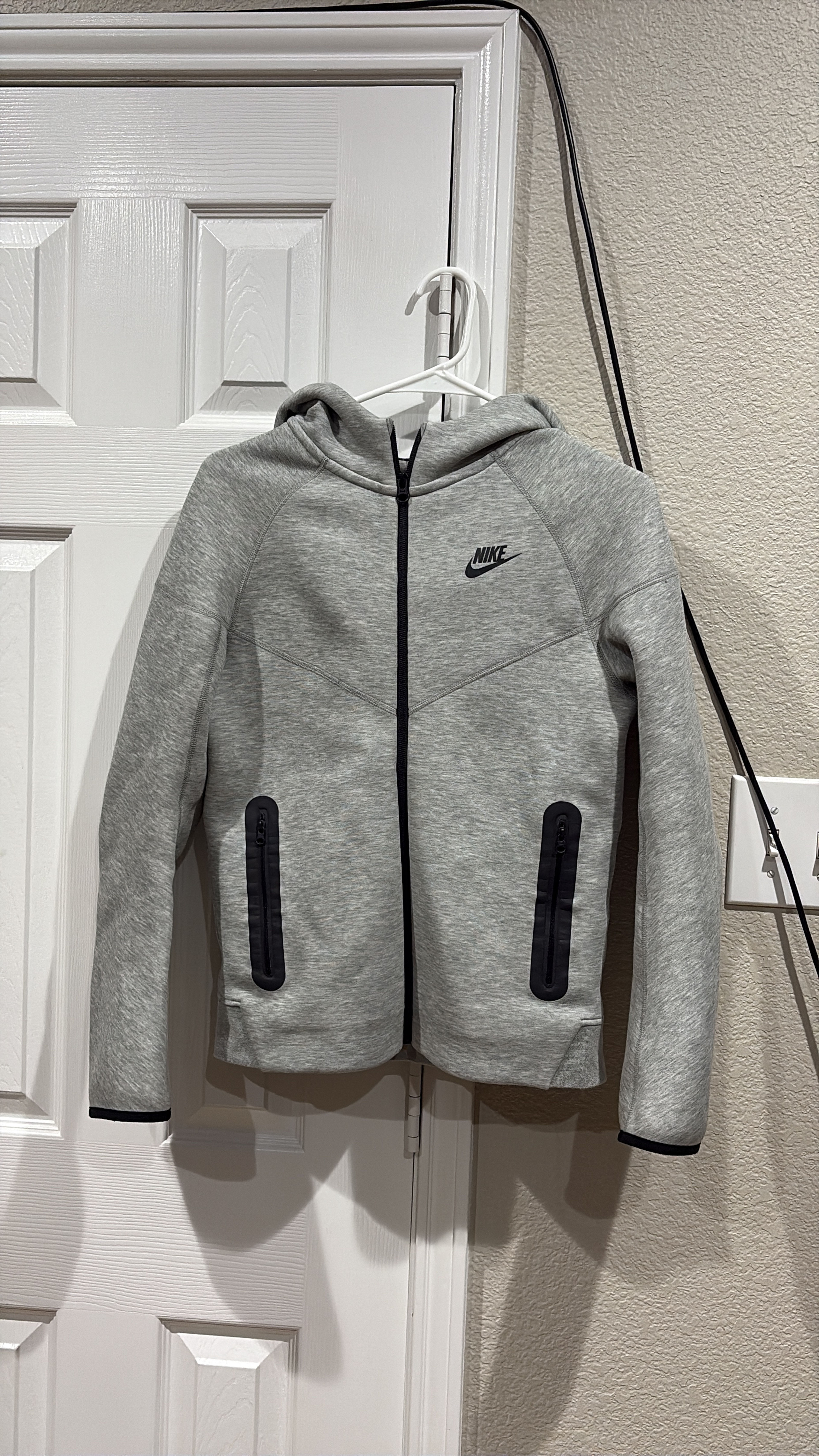 Nike Sportswear Tech Fleece Full-Zip Hoodie size youth-Large