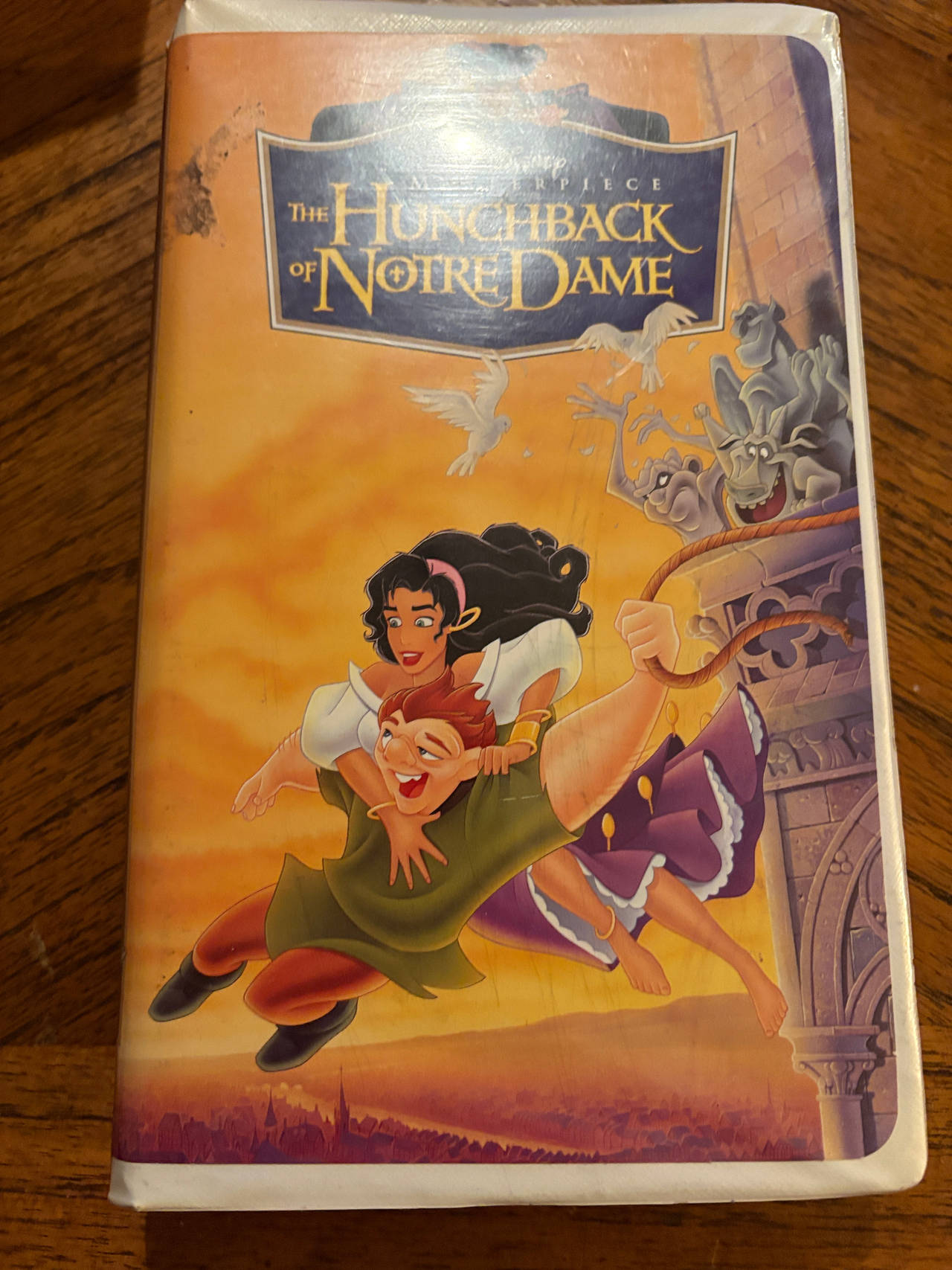 The Hunchback of Notre Dame VHS (Walt Disney Masterpiece Collection)
