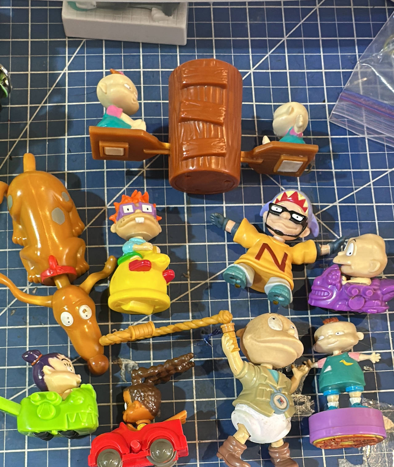 Nickelodeon Rugrats vintage figure bundle nine pieces.  209.