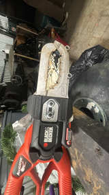 Black+Decker LP1000 Alligator Lopper 6-inch Corded Electric Chainsaw - Image 2