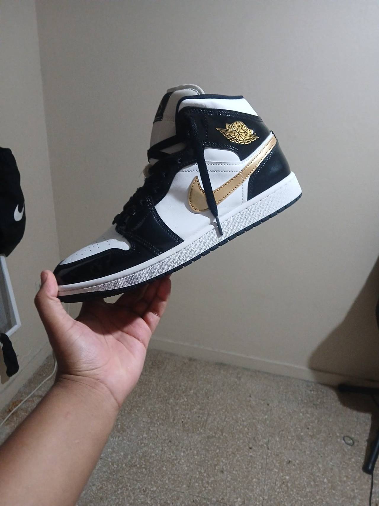 Air Jordan 1 Mid SE Metallic Gold Black White