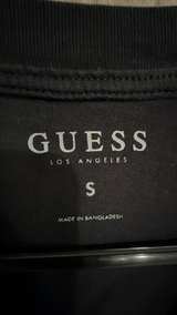 Black Guess Triangle Logo T-Shirt Size Small - Image 3