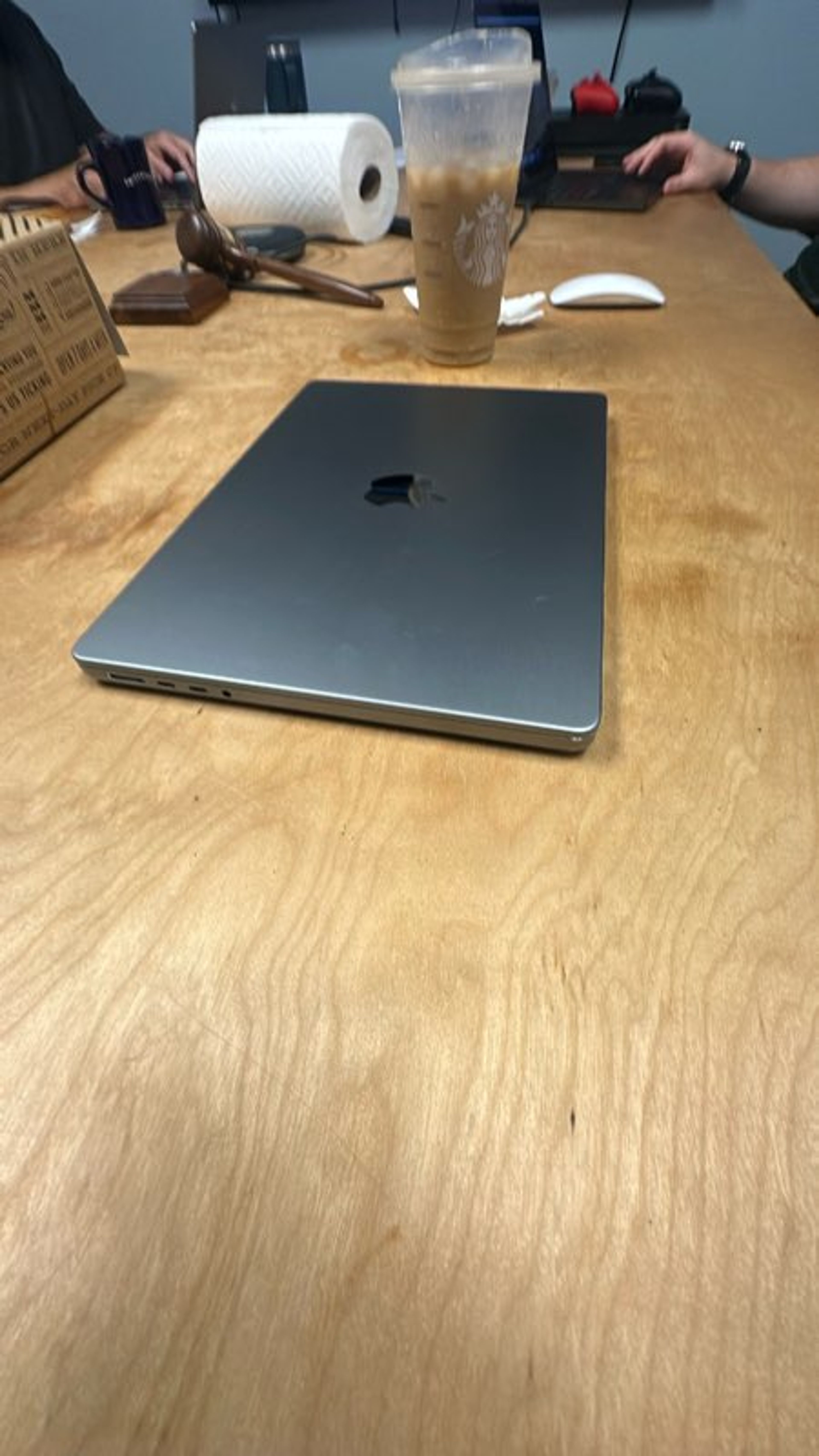 Apple MacBook