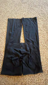 Halara Crossover Back Scrunch Flare Leggings size large. Have pockets no flaws - Image 2