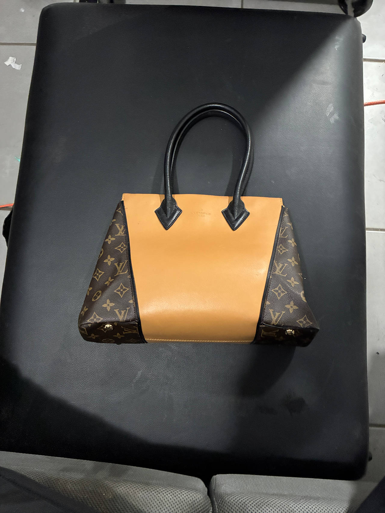 Louis Vuitton Montaigne MM