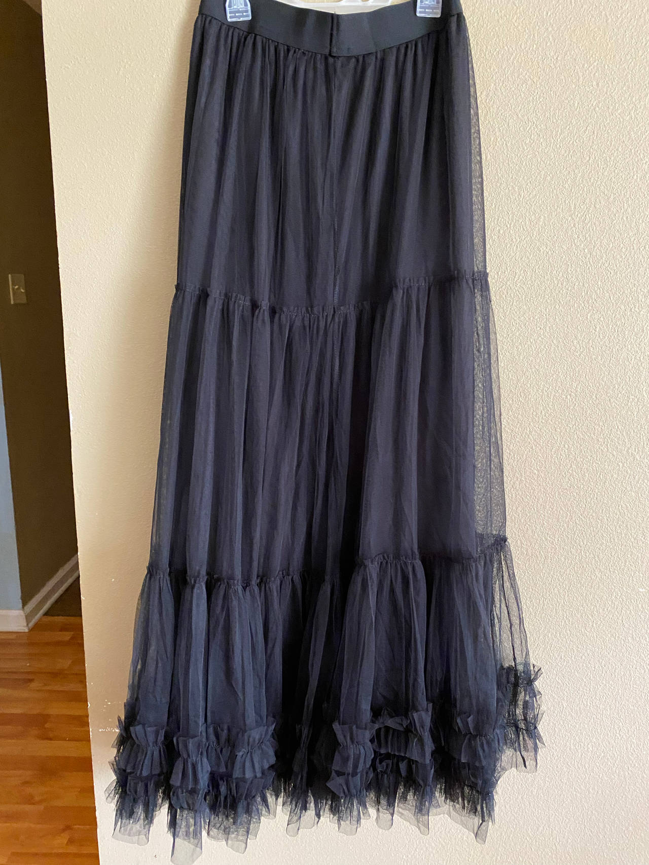 Black Tiered Tulle Maxi Skirt one size no label stretchy waist fits Medium