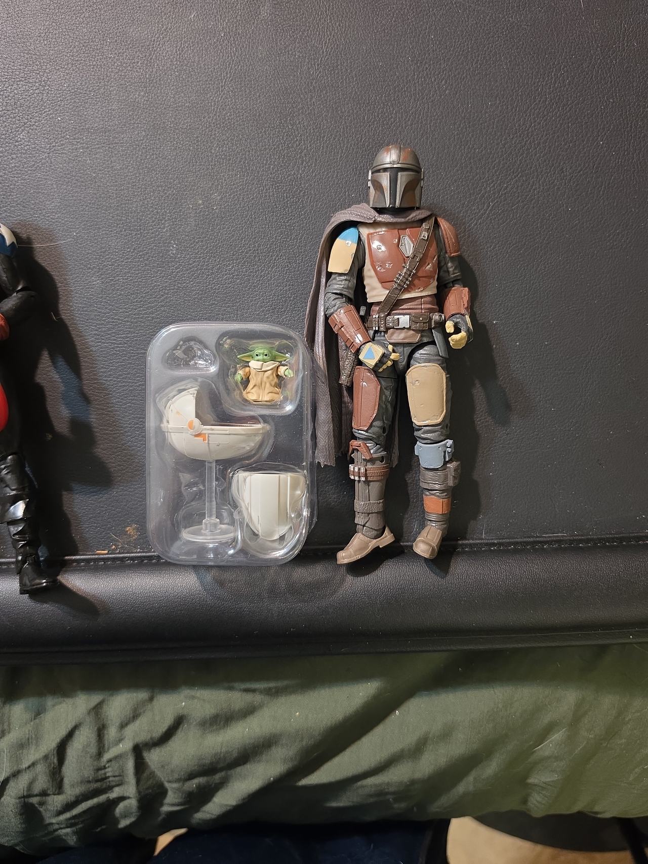 Star Wars The Black Series The Mandalorian and Grogu (Arvala-7) Action Figure