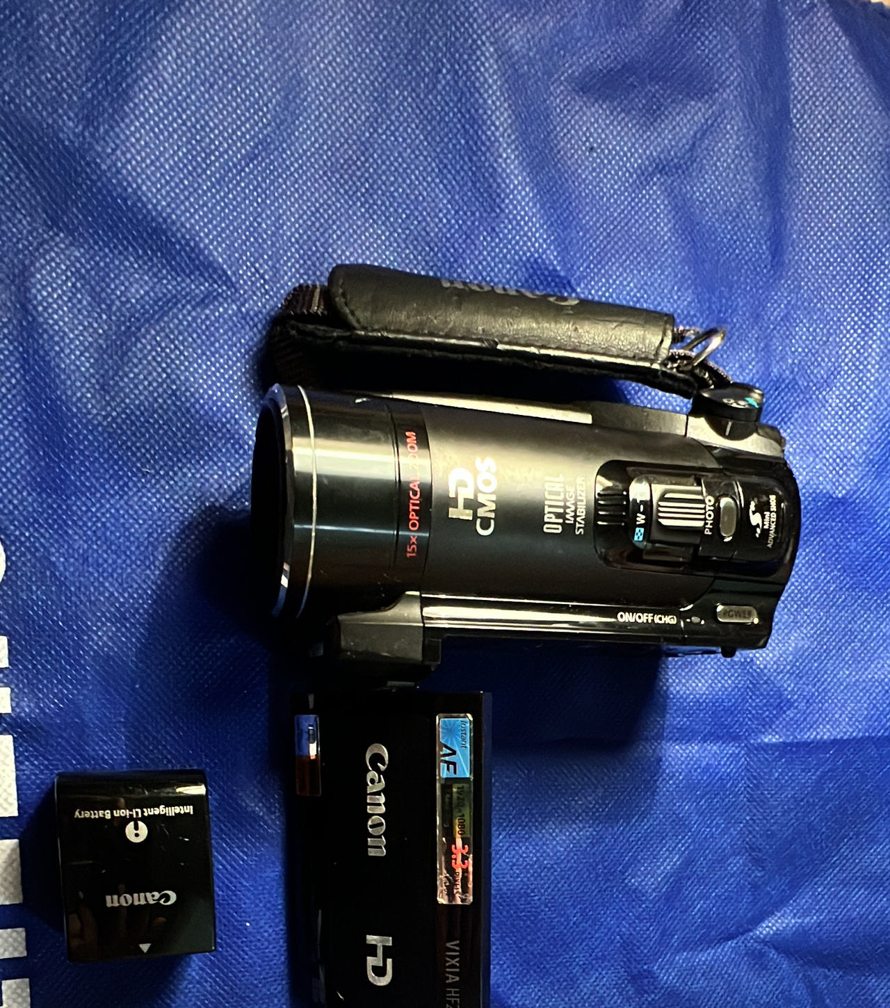Canon Vixia HF R20 HD Camcorder