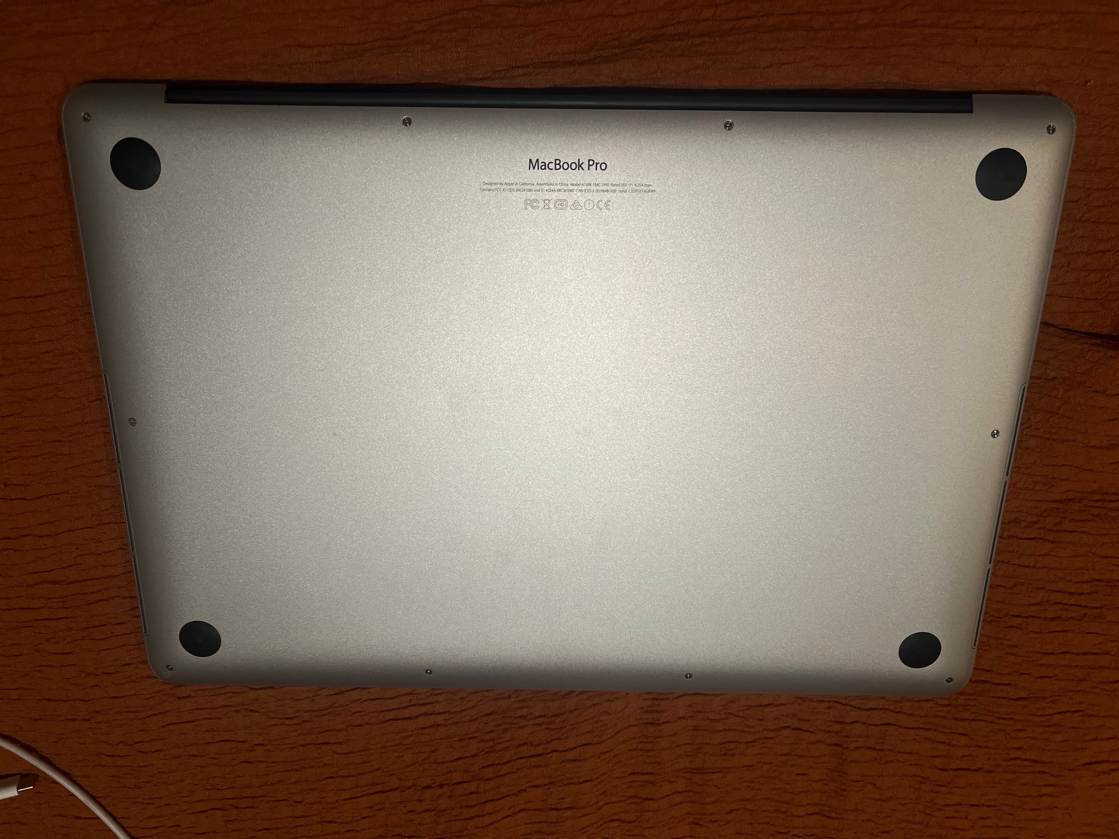 Apple MacBook Pro 15.4-inch (Silver) i7 - Image 4