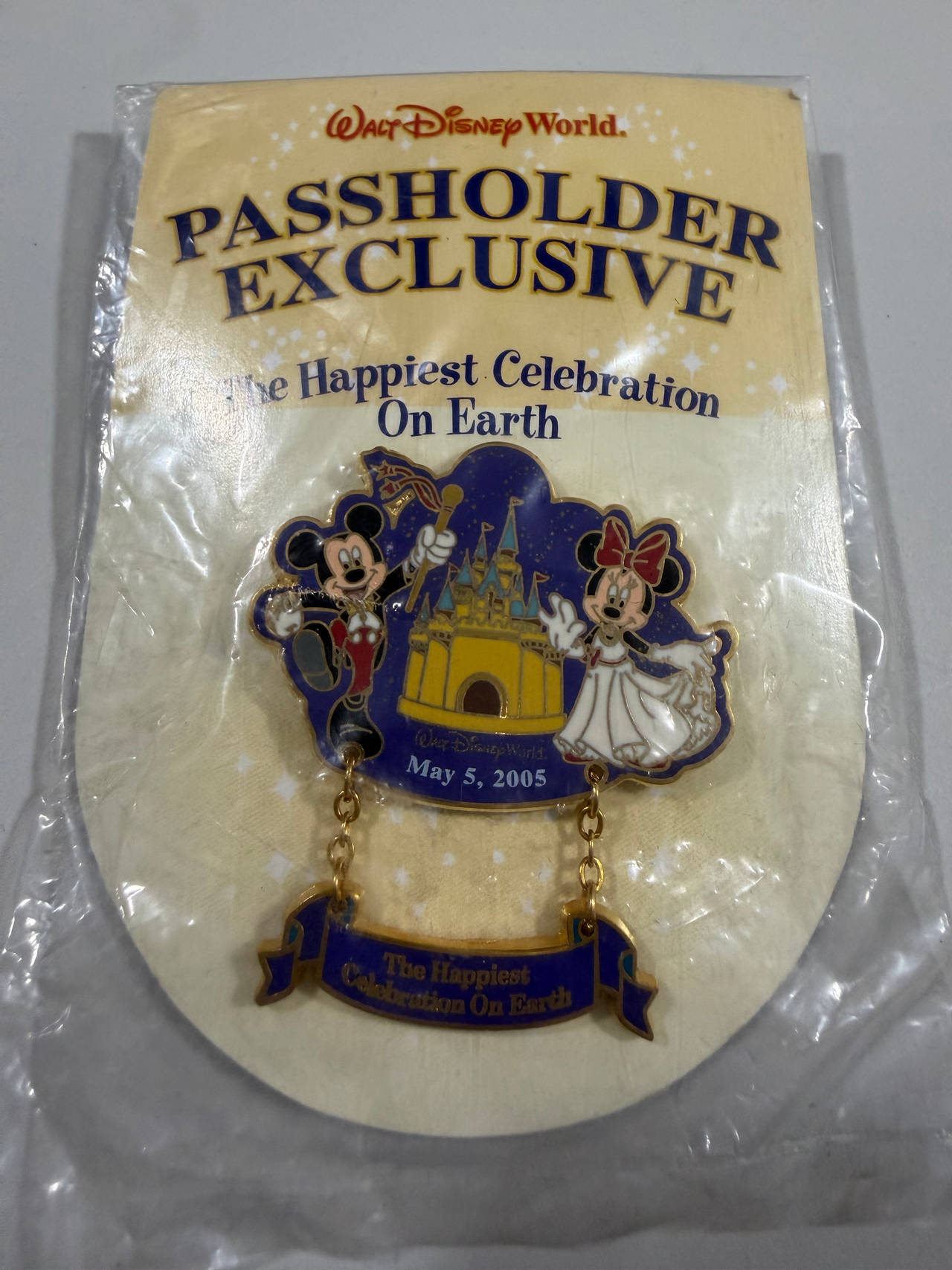 Disney Passholder Exclusive 2005 Happiest Celebration On Earth Mickey Minnie Pin