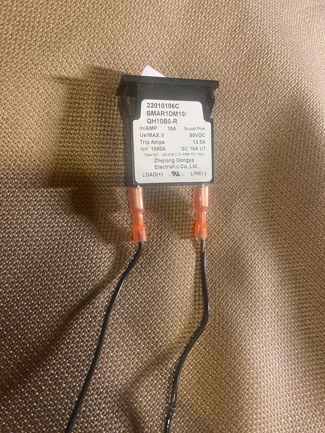 Zhejiang Dongya 10A DC Circuit Breaker