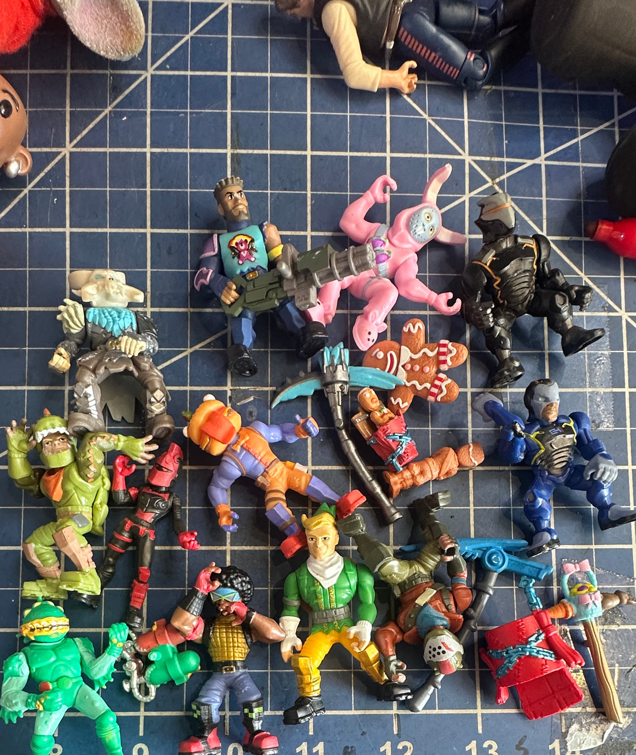 Fortnite Battle Royale Collection 2" Mini Figures Lot. 110