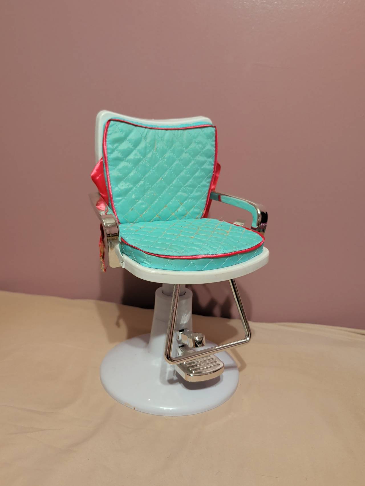Our Generation Sitting Pretty Salon Chair