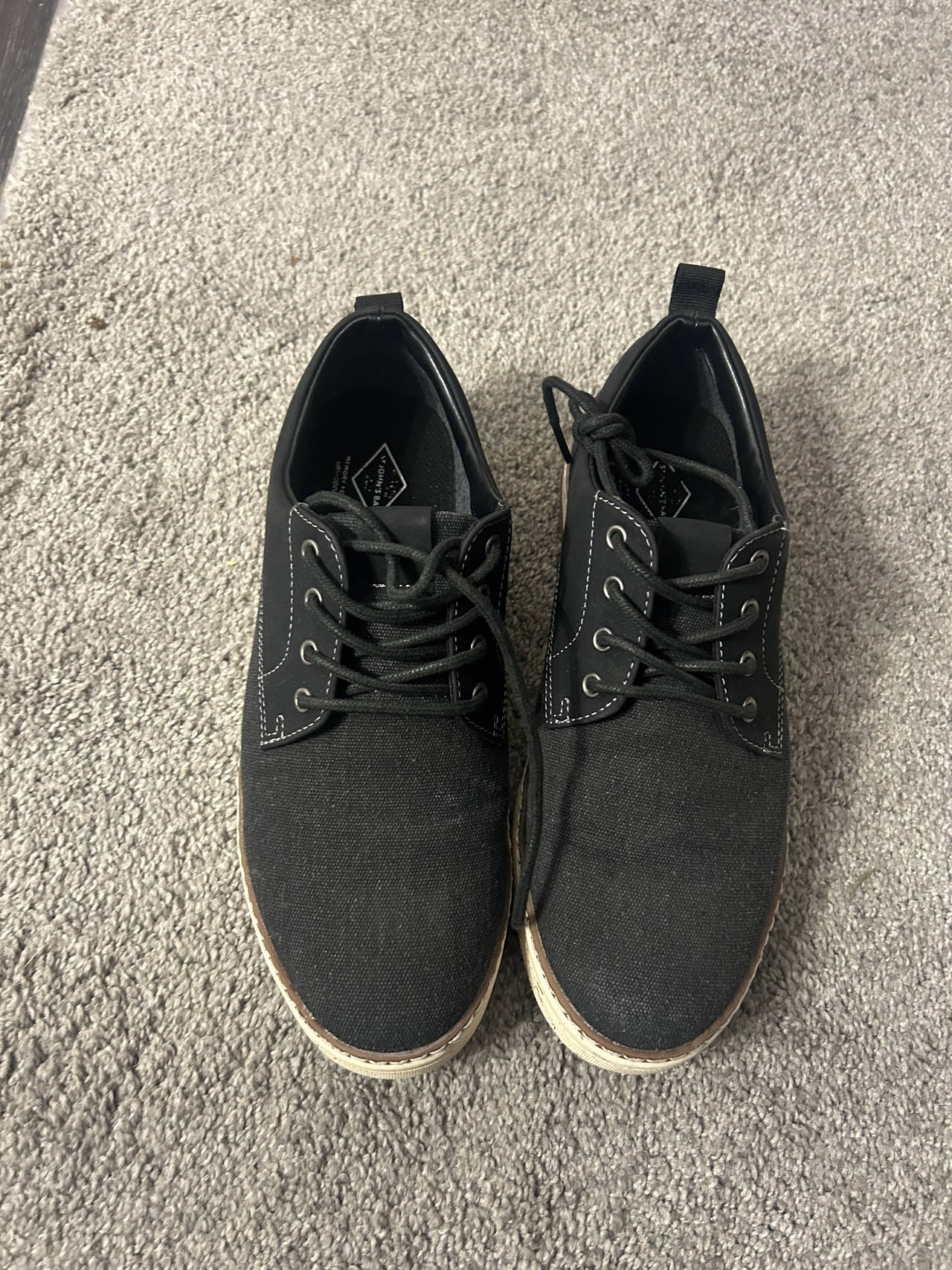 St. John's Bay Men's Canvas Shoes 9.5 M