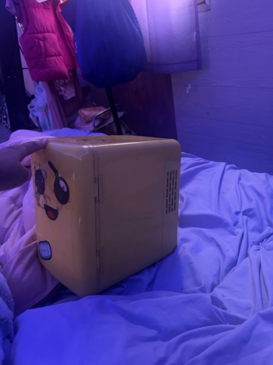 Fortnite Peely Mini Fridge 6-Can Yellow