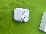 Apple AirPods 4 with Active Noise Cancellation - Image 8