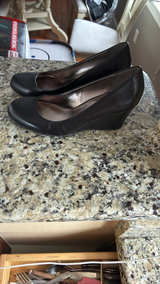 Kenneth Cole Reaction Women's Wedge Pumps - Image 4