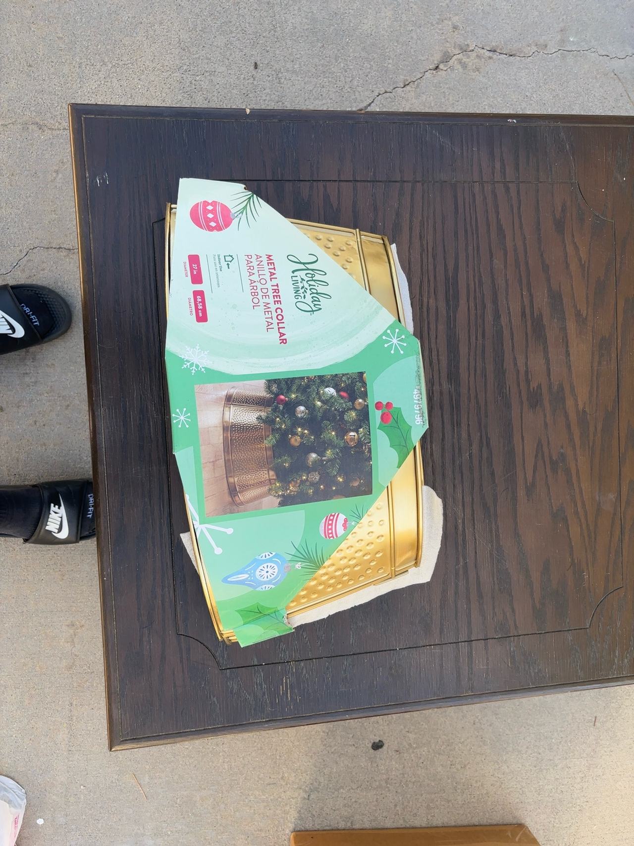 Holiday livings metal tree collar for Christmas tree