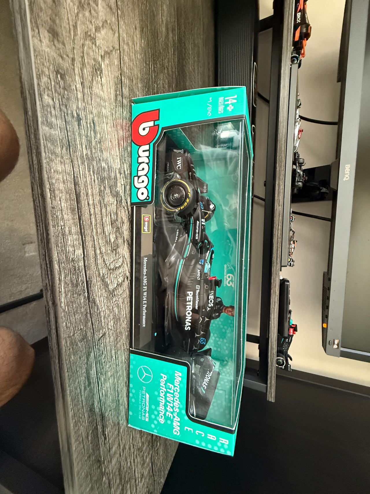 Bburago Mercedes-AMG Petronas F1 W14 E Performance 1:24