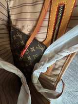 Louis Vuitton Neverfull MM With Wallet - Image 3