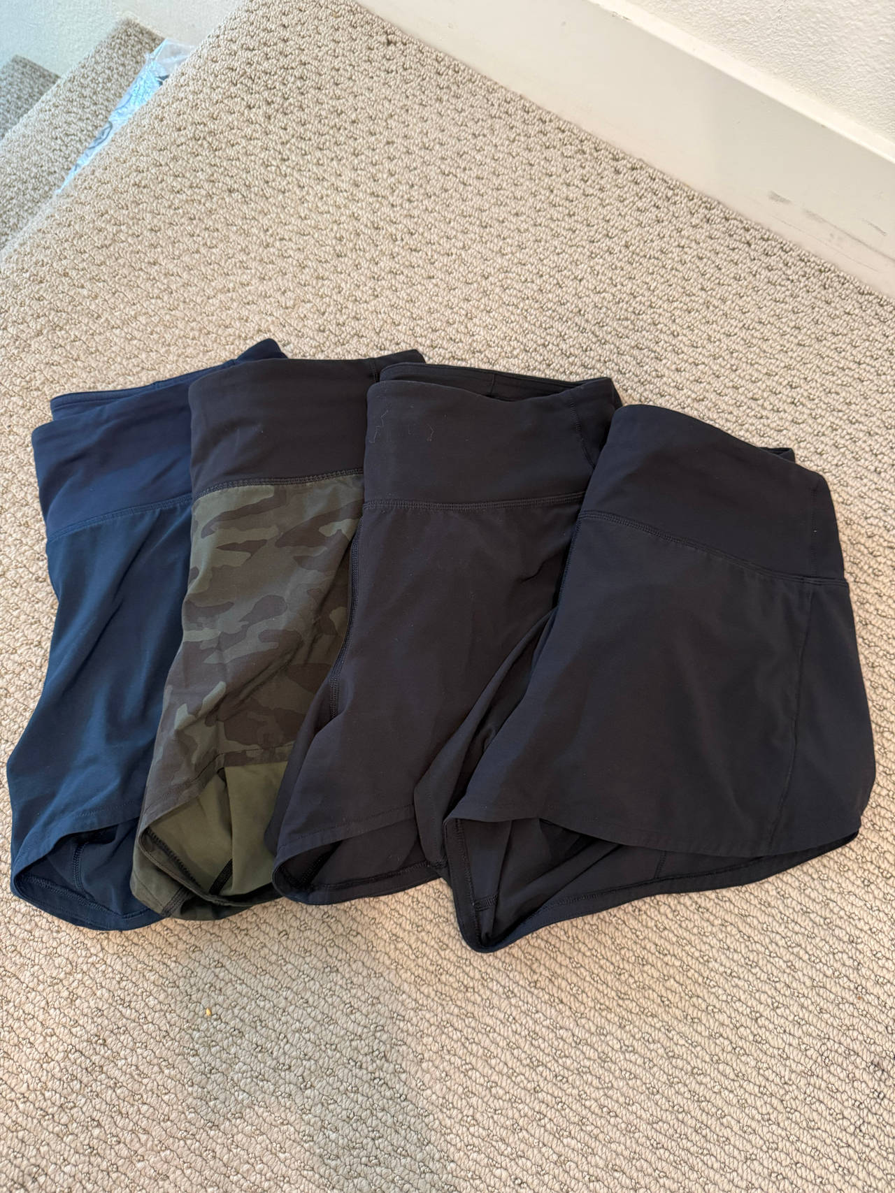 4 pairs lululemon Speed Up Mid-Rise Lined Short 4"
