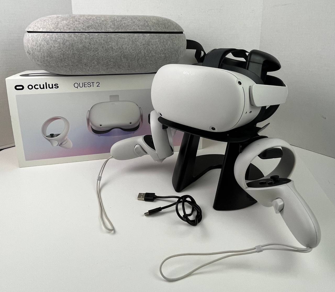 Oculus Quest 2 With 256 GB Box Caring Case Stand 