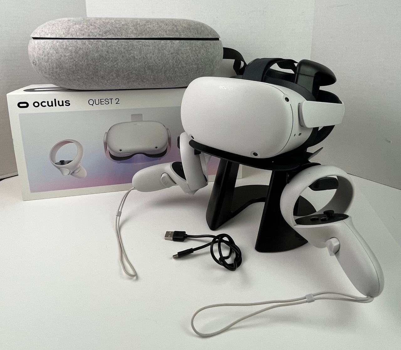 Oculus Quest 2 With 256 GB Box Caring Case Stand 