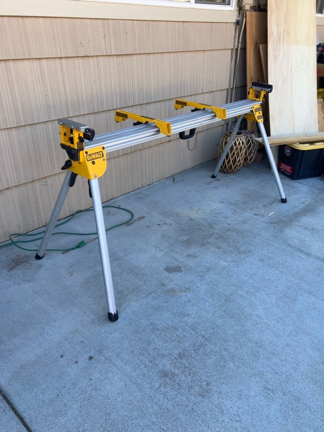 DeWalt DE7023 Universal Miter Saw Stand