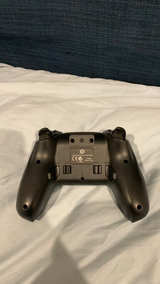Nintendo Switch Pro Controller - Image 2