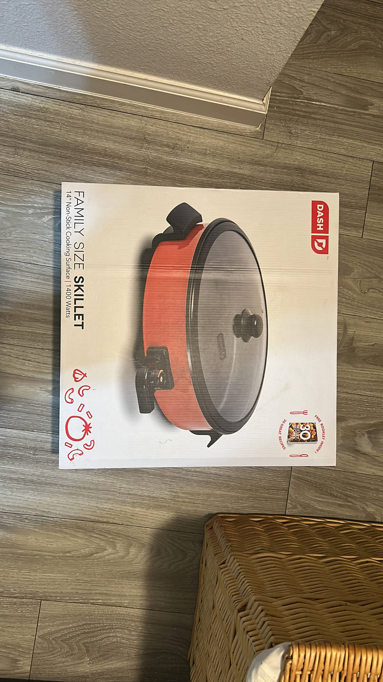 Dash Family Size Skillet