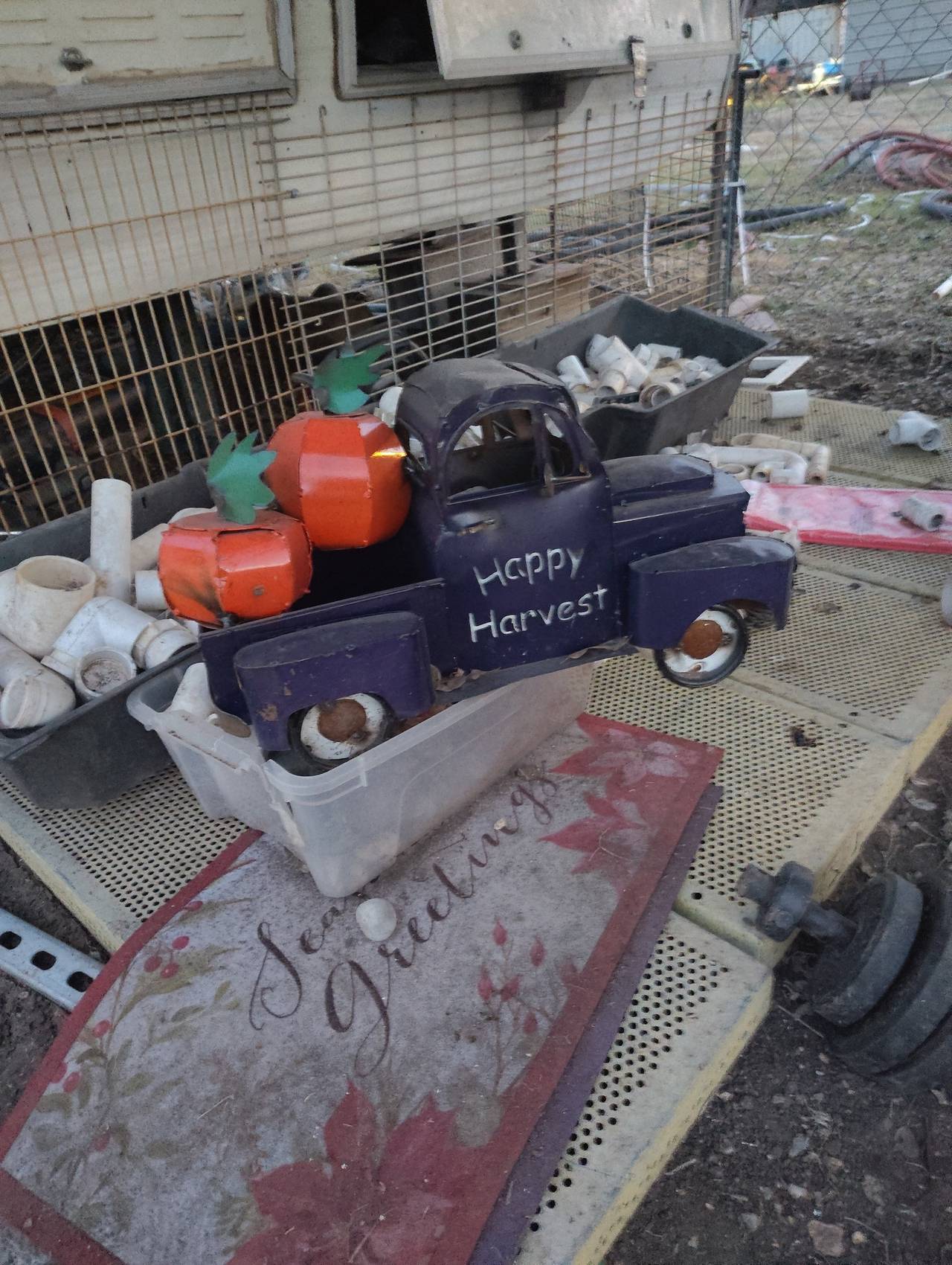 Metal Happy Harvest Pumpkin Truck Decor