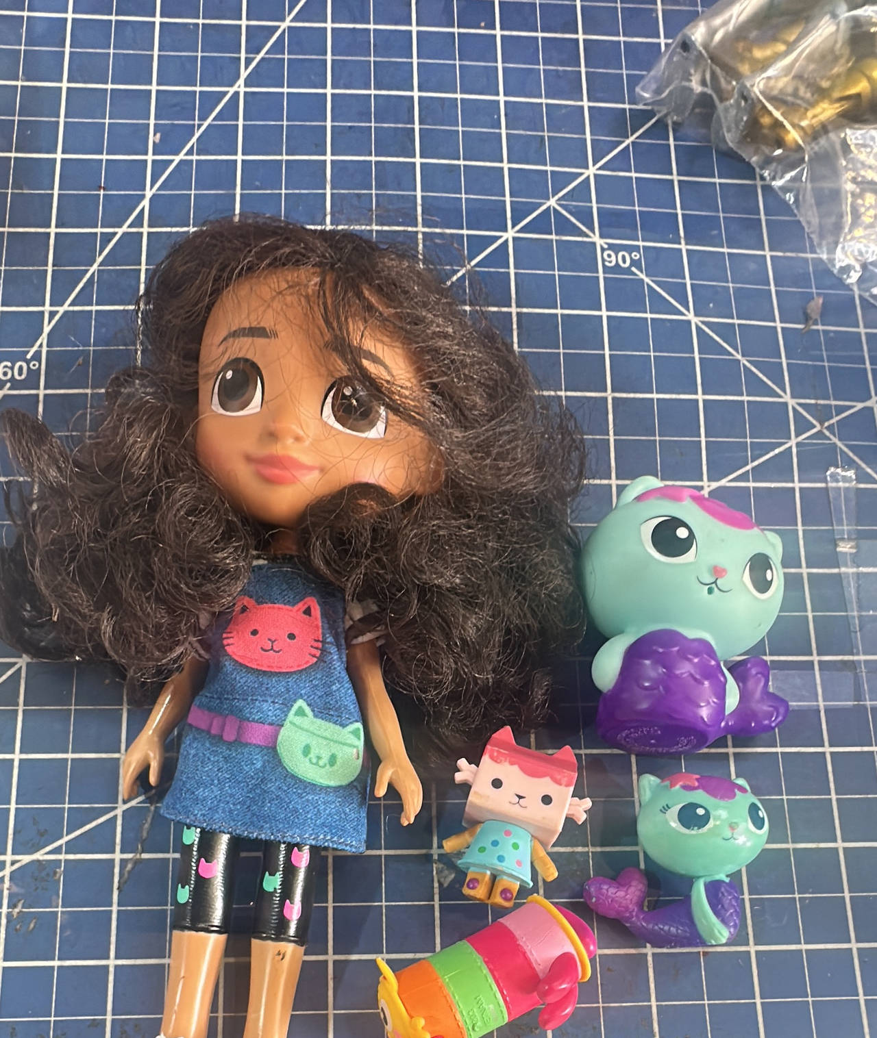 Gabby's Dollhouse Gabby Doll with Mercat and Box Cat Figures 29456