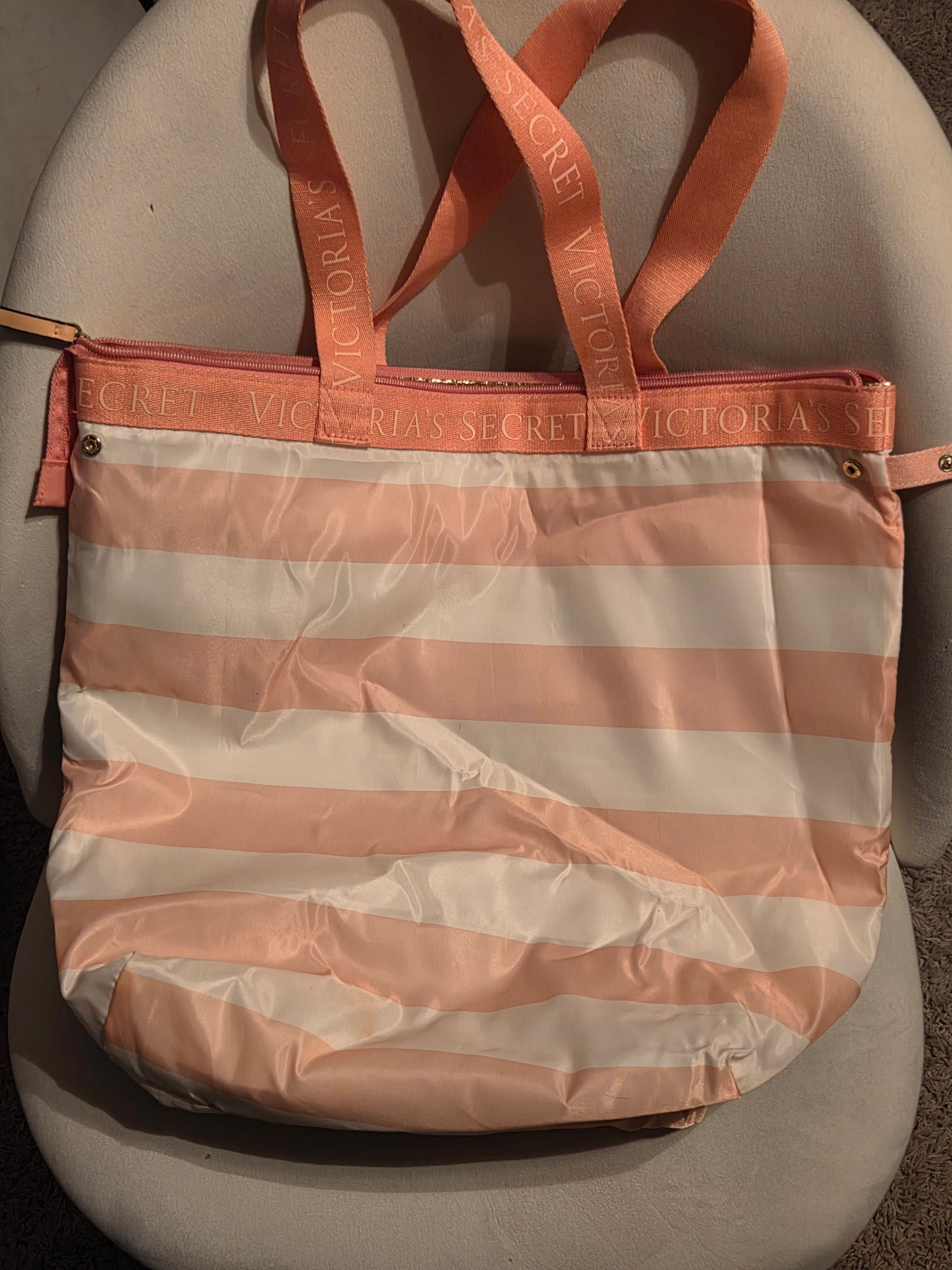 Victoria's Secret Striped Logo cooler bag - Image 2