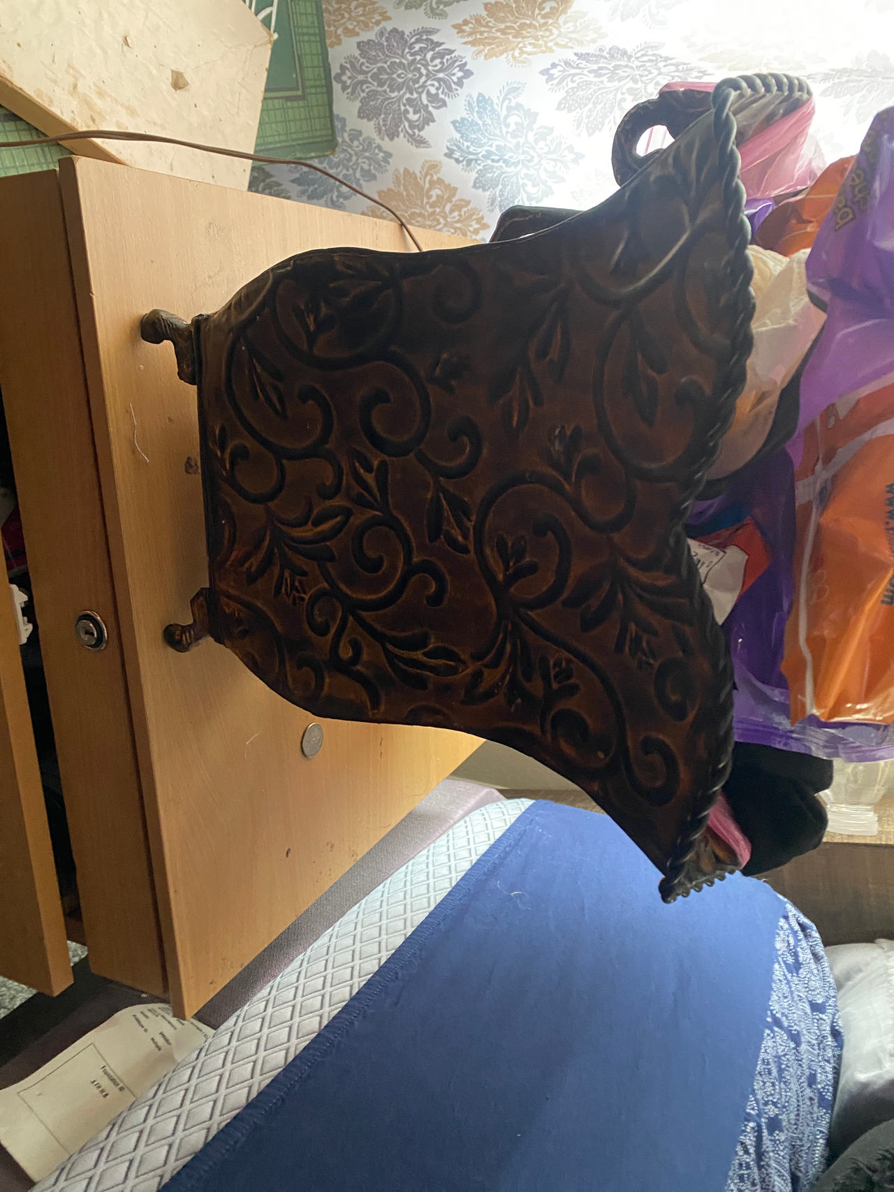 Vintage Style Embossed Metal Magazine Rack