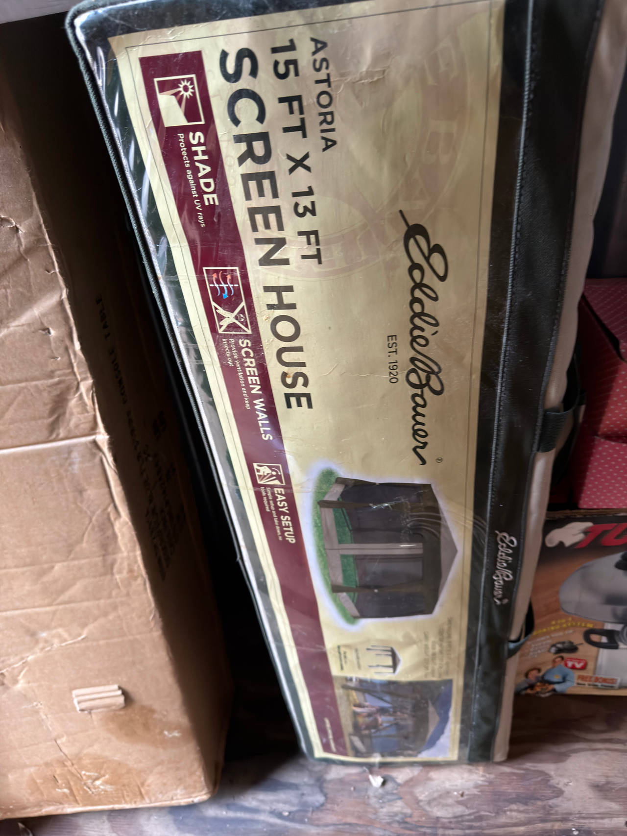 Eddie Bauer Astoria 15 ft x 13 ft Screen House