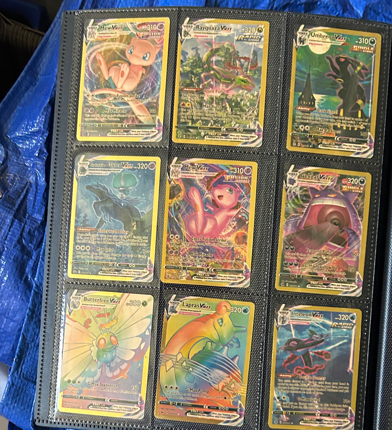 Pokémon TCG Umbreon VMAX Evolving Skies 215/203