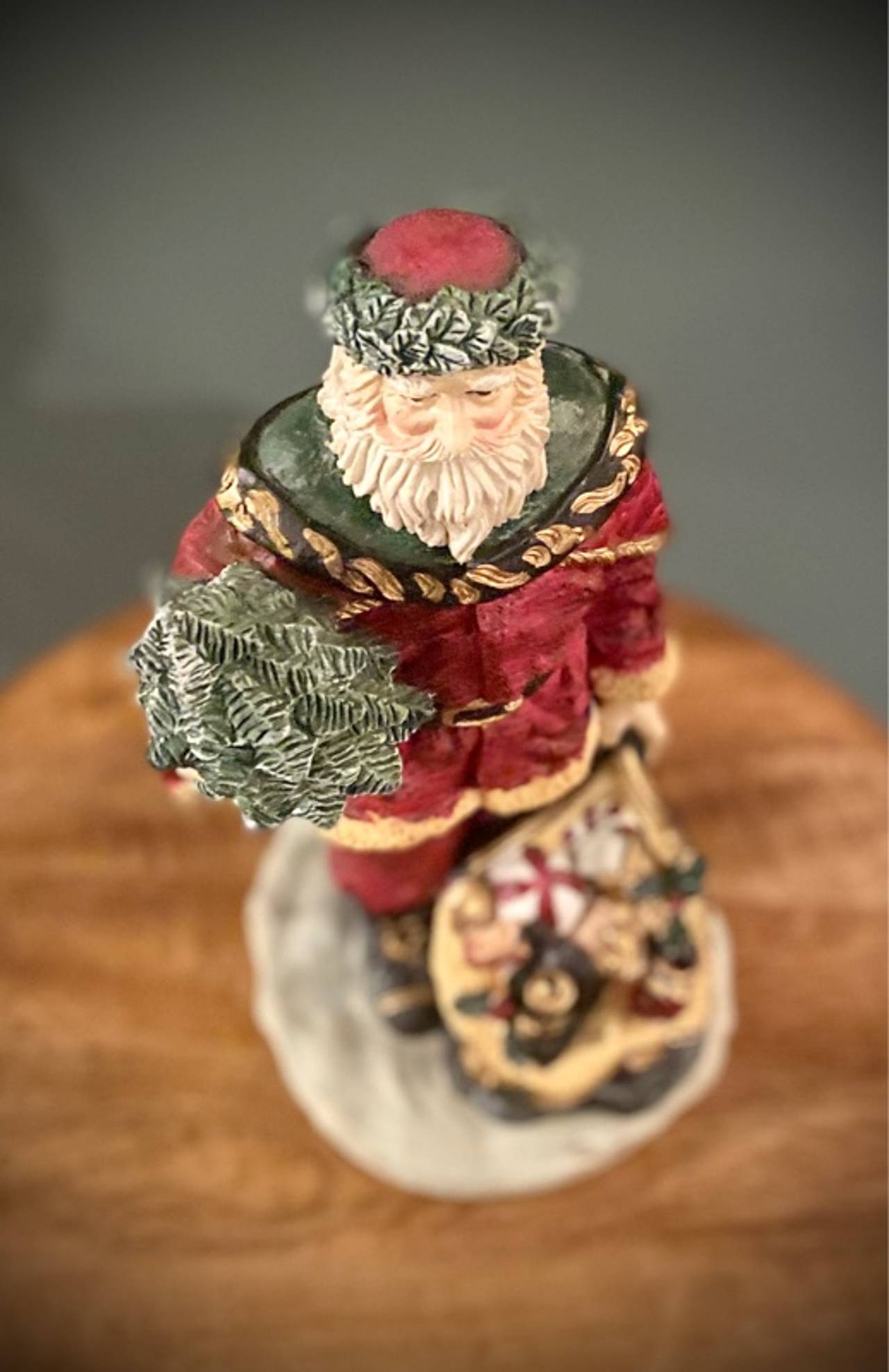 Cedar Creek Santa Claus Figurine 10" Resin
