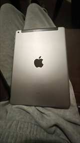 Apple iPad (6th generation) - Image 2