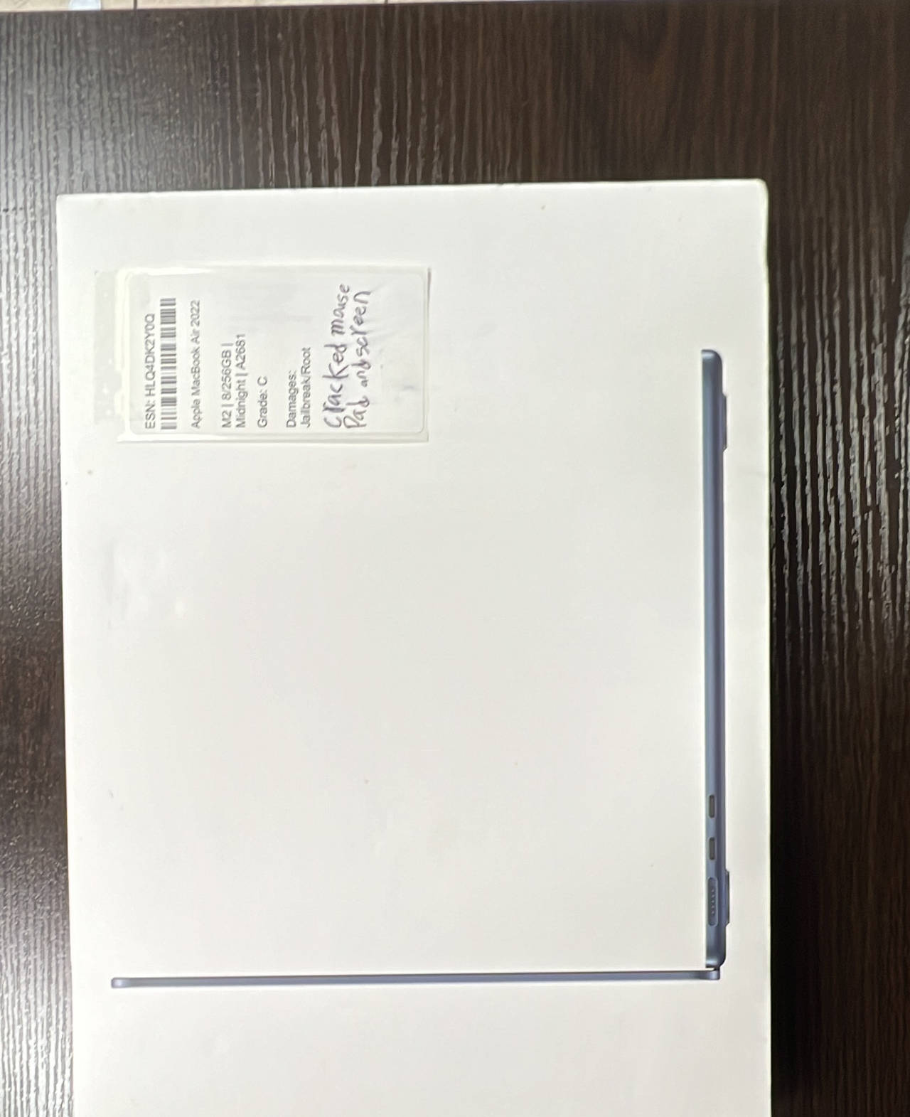 Apple MacBook Air M2 2022 Cracked Screen