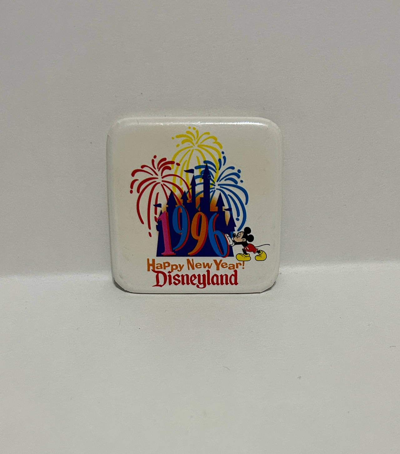 Vintage 1996 Disneyland Happy New Year Mickey Mouse Pin