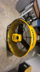 Dewalt 24-inch Yellow Drum Fan - Image 3