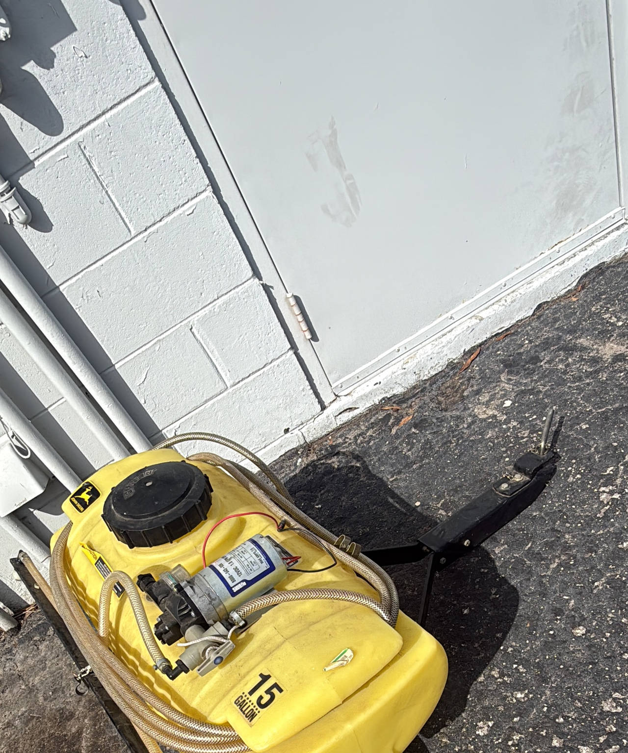 John Deere 15-Gallon Tow-Behind Sprayer