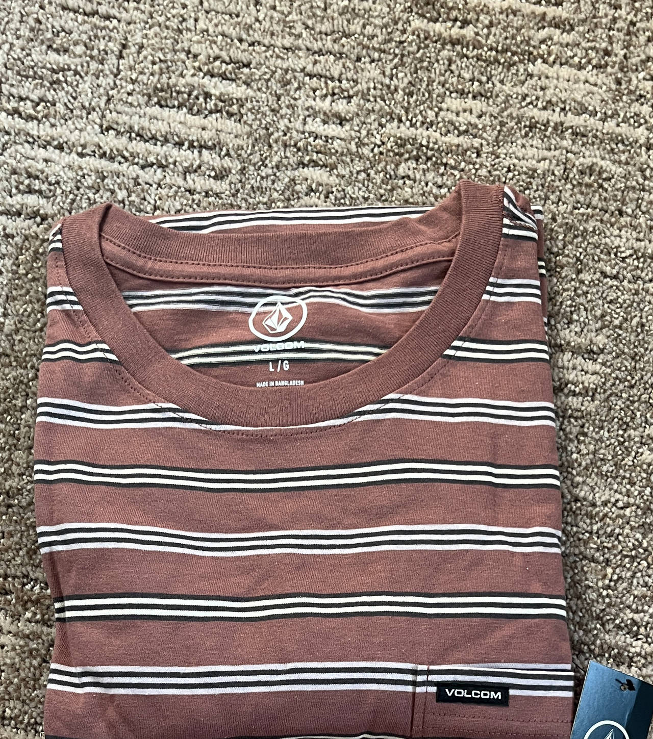 Volcom Striped Pocket T-Shirt new with tags large