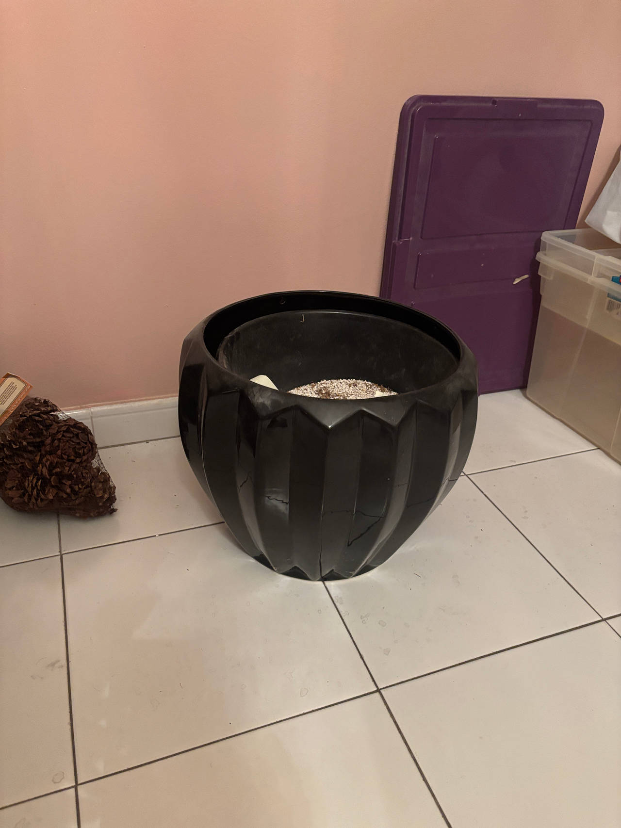 Black Faceted Round Planter Pot