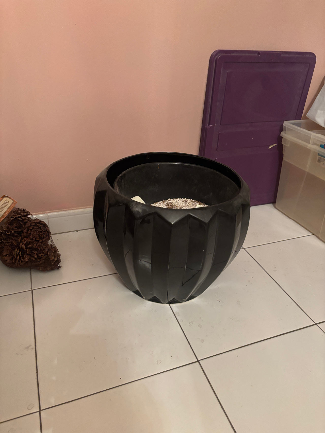 Black Faceted Round Planter Pot