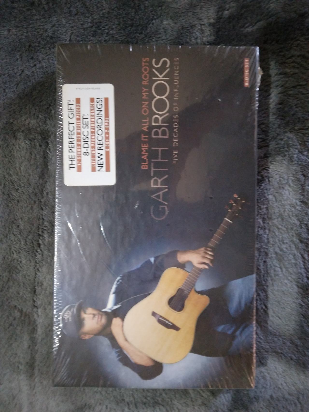 Garth Brooks - Blame It All On My Roots (8 piece box set)