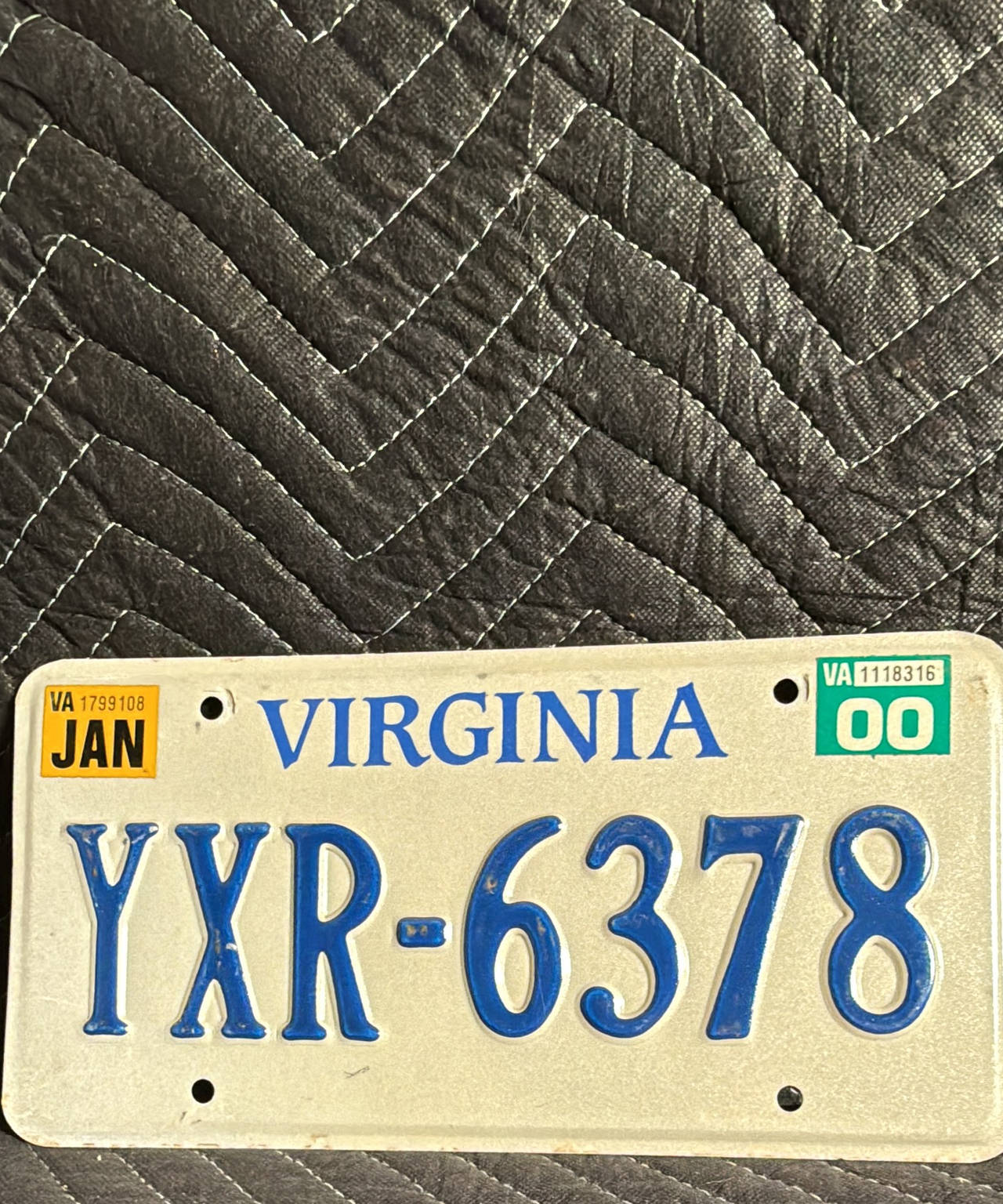 Virginia License Plate 2000 YXR-6378