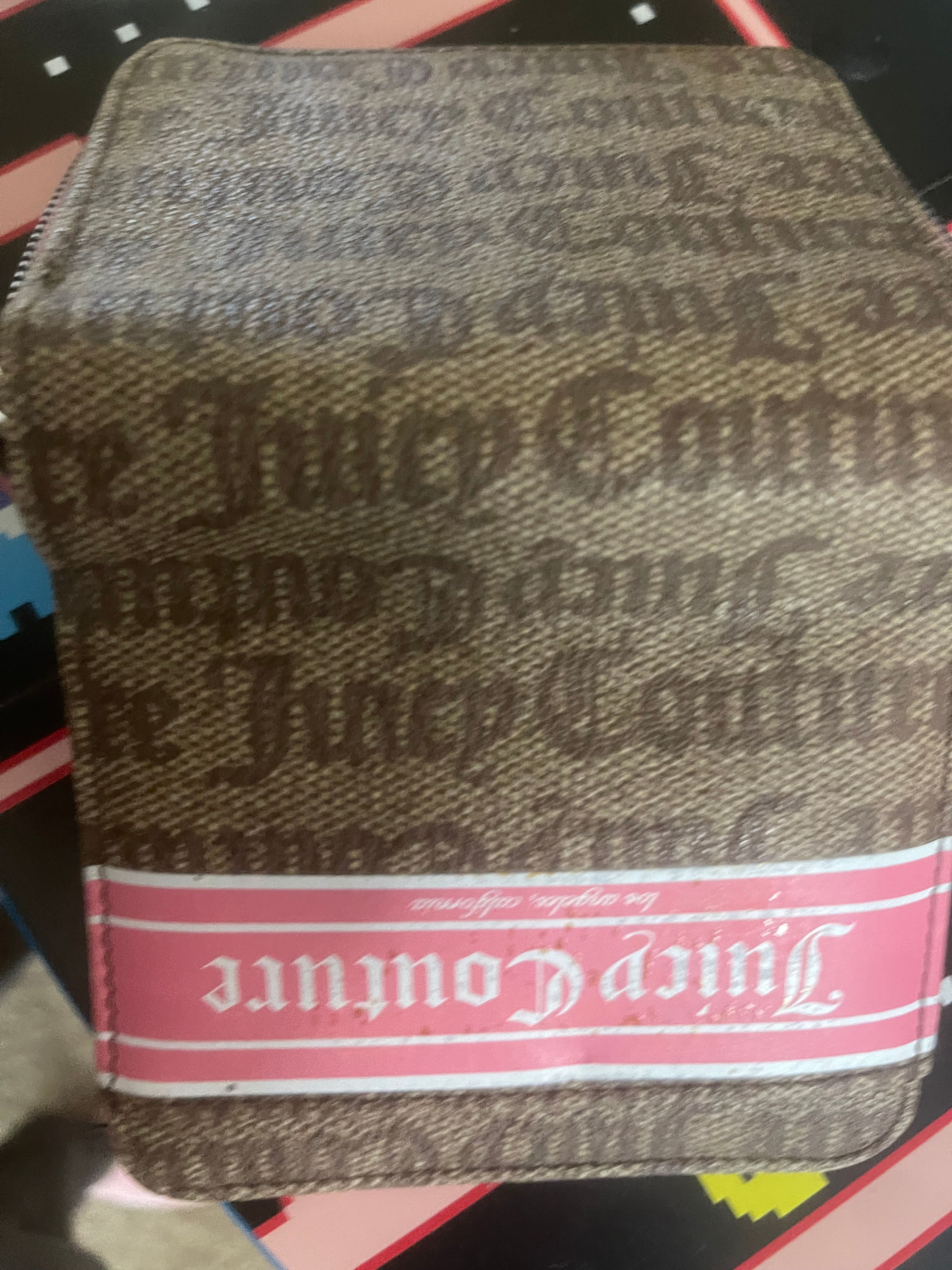 Juicy Couture Zip Wallet - Image 5