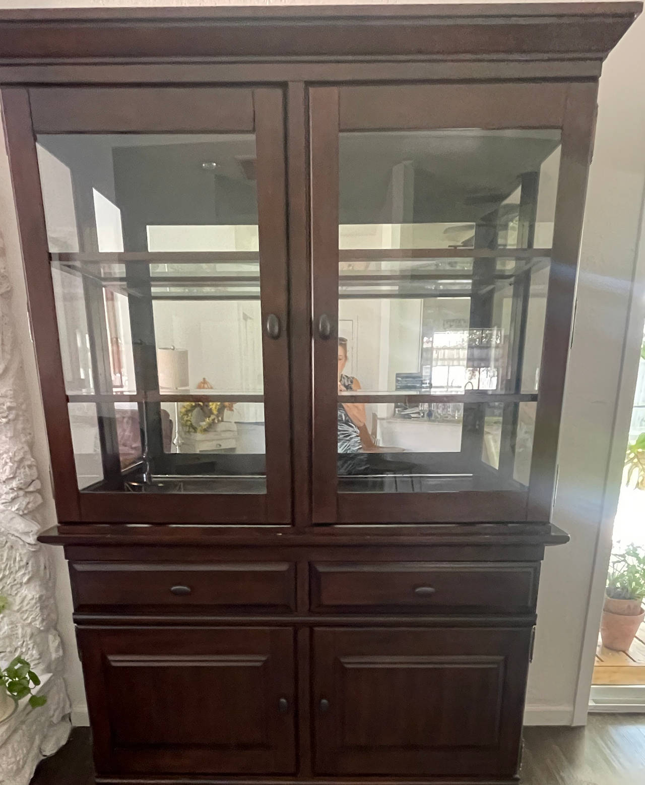 Traditional Dark Wood China Cabinet Hutch
